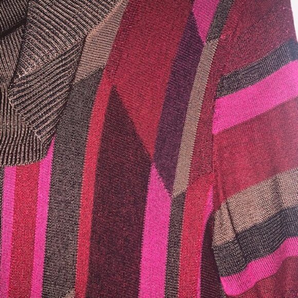 Geometric Design - Tunic! - Picture 3 of 6